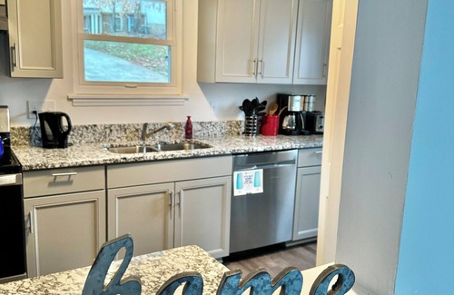 Toddville Road Casa | Charming 3-bedroom bungalow near Uptown Charlotte!
