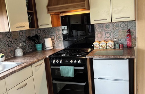Morecambe Casa | Charming 3-bedroom caravan with AC, WiFi in fantastic Morecambe