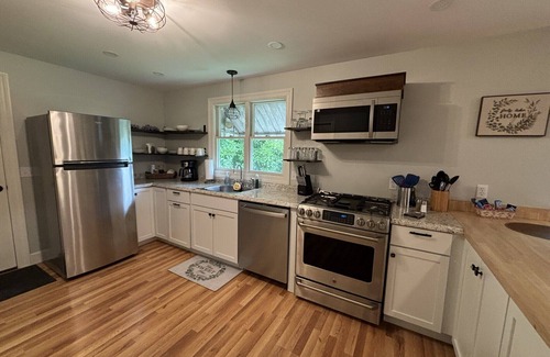 Farrandsville Cabaña | Charming 3-bedroom cottage centrally located in Lock Haven, Pennsylvania