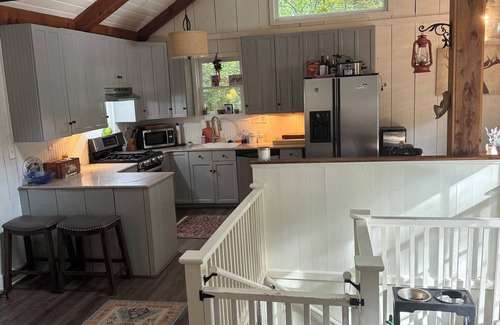 Mountain Park Cabina | Charming 3-bedroom cabin nestled in the forrest of City of Mt. Park.