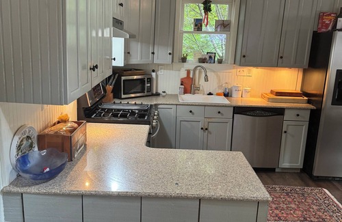 Mountain Park Cabina | Charming 3-bedroom cabin nestled in the forrest of City of Mt. Park.