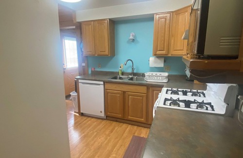 Warrens Cabina | Charming 3-bedroom cabin in Warrens with WiFi. Close to ATV access point.