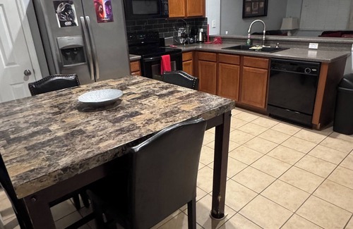 Kissimmee Chalet De Esquí | Charming 3-bedroom chalet with WiFi and AC in Kissimmee
