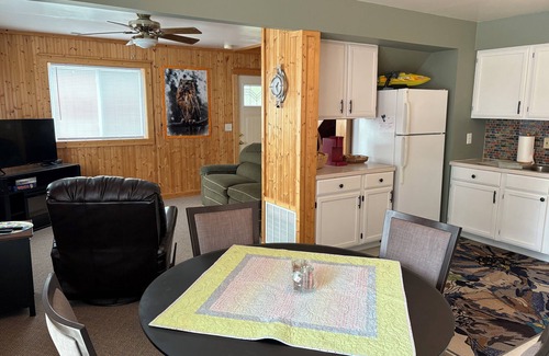 Lake City Cabaña | Charming 3-bedroom cottage in Lake City with AC, WiFi with lake access