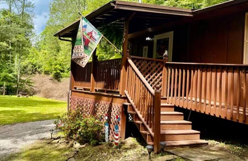 Sassafras Casa | Charming 3-bedroom Cottage with AC, WiFi in quaint Sassafras/Red Oak.