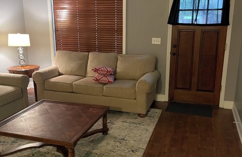 Oxford Condominio | Charming 3-bedroom condo in delightful Oxford with AC, WiFi - Football weekends