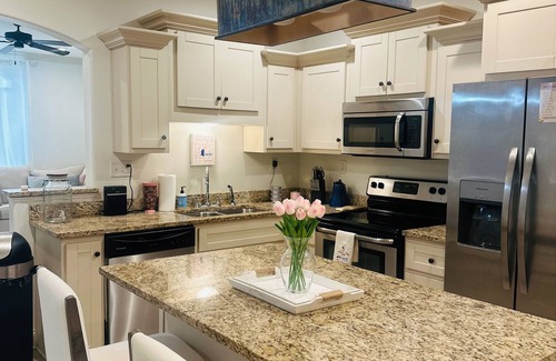 Oxford Condominio | Charming 3-bedroom condo in Oxford!