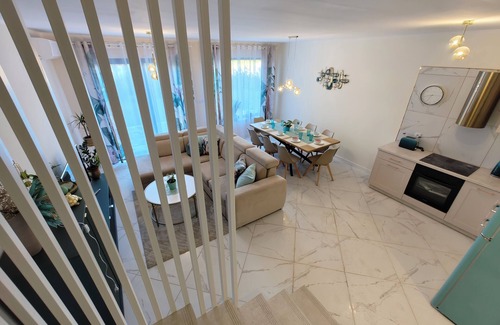 Chrzanow Cabaña | Charming 3-bedroom cottage in Chrzanów with AC, hot tube, heated pool and sauna