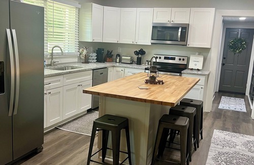 Central Cabaña | Charming 3-bedroom cottage in Central—minutes away from Clemson and SWU!