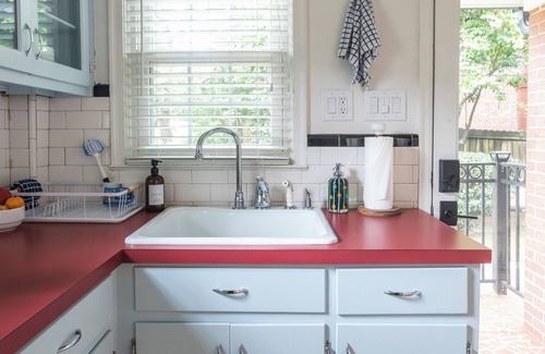 North Decatur Cabaña | Charming 3-bedroom cottage in delightful Decatur with King bed