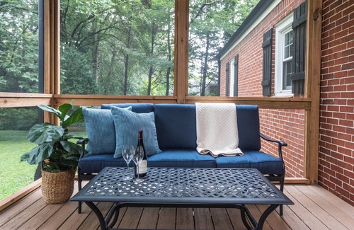 North Decatur Cabaña | Charming 3-bedroom cottage in delightful Decatur with King bed