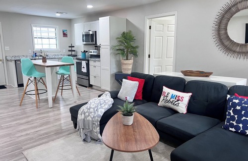 Oxford Cabaña | Charming 3-bedroom cottage - 5 minutes to Ole Miss!