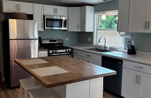 Corning Casa | Charming 3-bedroom entire house in gorgeous Corning with WiFi