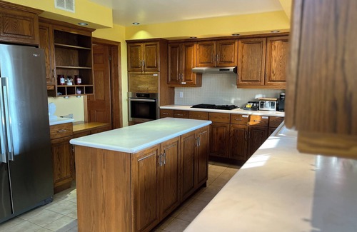 West Lincoln Casa | Charming 3-bedroom farmhouse with AC and WiFi in Dunnville