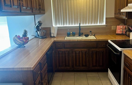 Tulsa Casa | Charming 3-bedroom family house with AC and WiFi in Tulsa