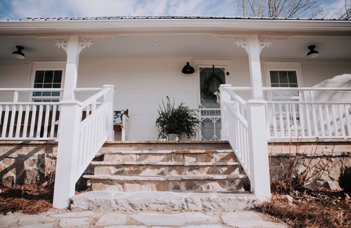 Apison Casa | Charming 3-bedroom farmhouse in tranquil Apison, near Chattanooga