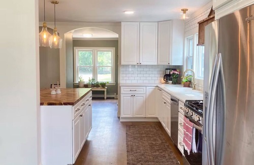 Gouverneur Casa | Charming 3-bedroom house in Gouverneur with private basketball court.
