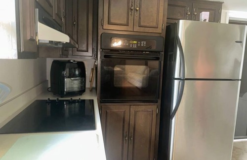 Harrisburg Casa | Charming 3-bedroom house in beautiful Grantville with WiFi, AC