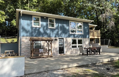 Monticello Casa | Charming 3-bedroom house across from Lake Freeman