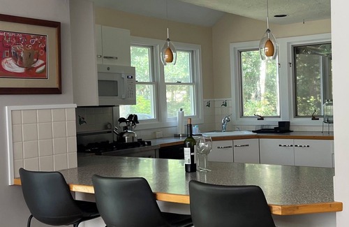 East Chop Casa | Charming 3-bedroom house in OakBluffs, walking distance to Circuit Ave!