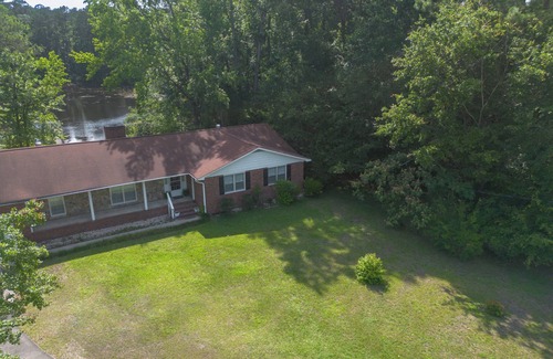 Orangeburg Casa | Charming 3-bedroom house with Lakeview in Orangeburg