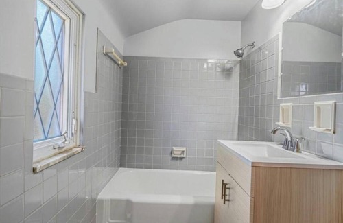 Option Casa | Charming 3-bedroom house with WiFi, AC in superb Pittsburgh
