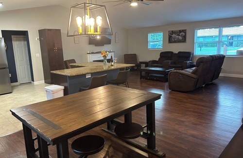 Plant City Casa | Charming 3-bedroom house in Plant City with WiFi and AC