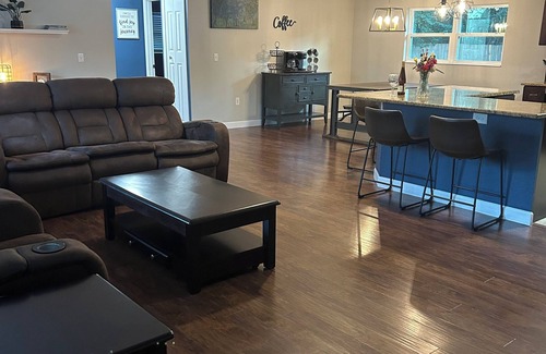 Plant City Casa | Charming 3-bedroom house in Plant City with WiFi and AC