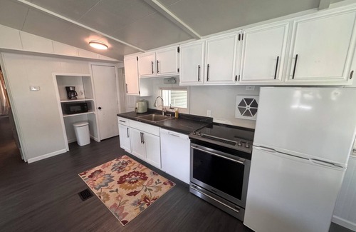 Plentywood Casa | Charming 3-bedroom house in Plentywood with game room and patio with BBQ.