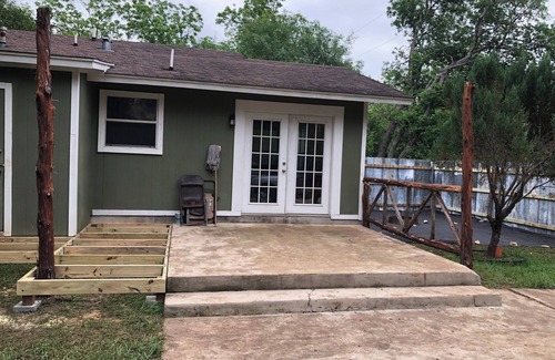 Dunbar Casa | Charming 3-bedroom house in San Marcos close to river outlets downtown n moren