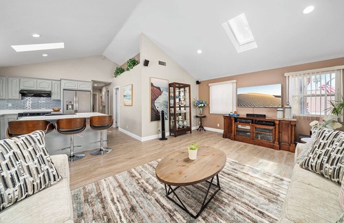 Seal Beach Casa | Charming 3-bedroom house with AC and WiFi in brilliant Seal Beach