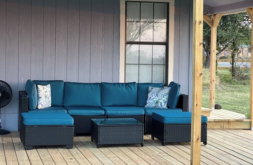 Gober Casa | Charming 3-bedroom house in delightful Wolfe City with AC, WiFi