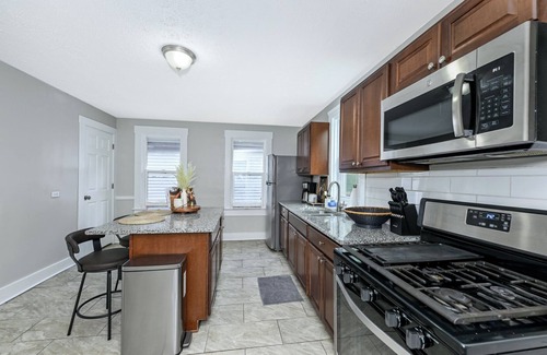 Tremont Casa | Charming 3-bedroom house in Cleveland with WiFi and AC