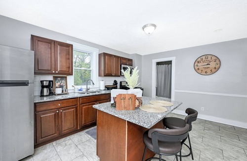Tremont Casa | Charming 3-bedroom house in Cleveland with WiFi and AC