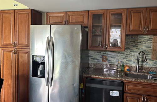 Edgewater Casa | Charming 3-bedroom house with AC, WiFi in tranquil Edgewater on the bay .