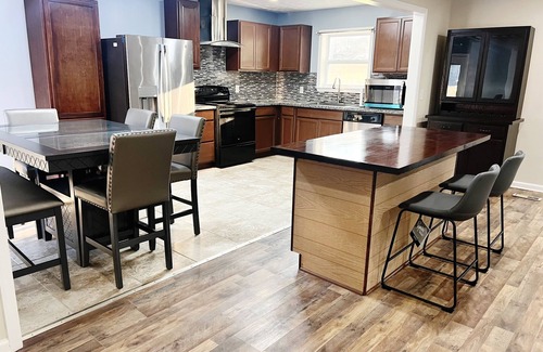 Ellenwood Casa | Charming 3-bedroom home under 20 minutes from the city of Atlanta and airport