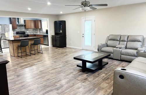 Ellenwood Casa | Charming 3-bedroom home under 20 minutes from the city of Atlanta and airport