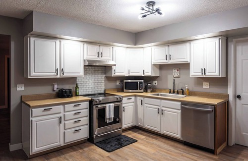Hillsdale Casa | Charming 3-bedroom house in Hillsdale near the College