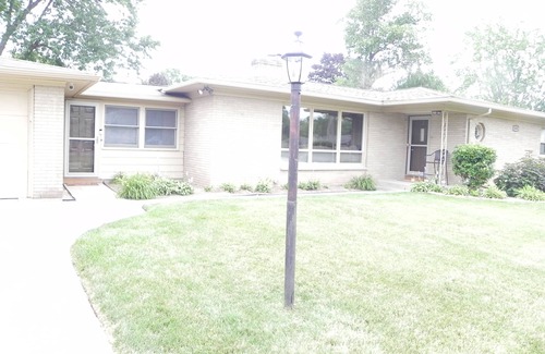 Parchment Casa | Charming 3-bedroom house with WiFi, AC in pleasant Kalamazoo