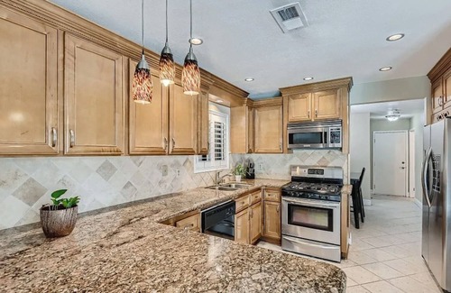 Paradise Valley Casa | Charming 3-bedroom house in vibrant Las Vegas with WiFi, AC