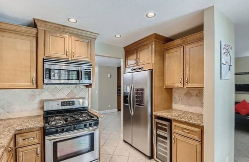Paradise Valley Casa | Charming 3-bedroom house in vibrant Las Vegas with WiFi, AC