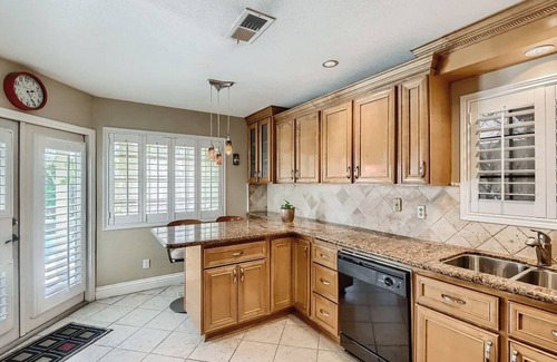 Paradise Valley Casa | Charming 3-bedroom house in vibrant Las Vegas with WiFi, AC