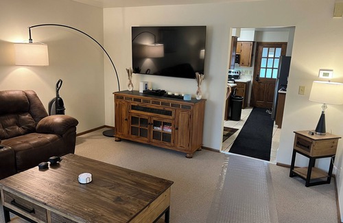 Milwaukee Casa | Charming 3-bedroom house with WiFi, AC in lovely Bay View