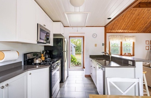 Madaket Casa | Charming 3-bedroom house in Nantucket, Madaket with WiFi