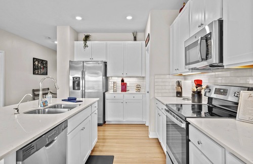 Maxwell Casa | Charming 3-bedroom house w/ King bed in Pendleton with WiFi and AC