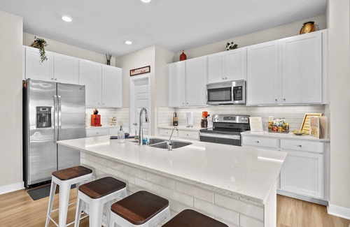 Maxwell Casa | Charming 3-bedroom house w/ King bed in Pendleton with WiFi and AC