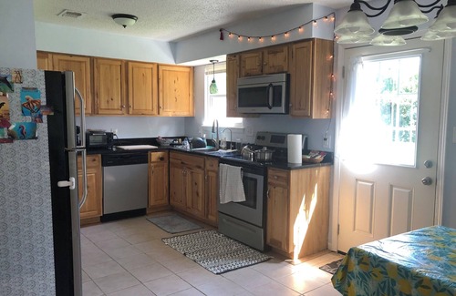 Bellview Casa | Charming 3-bedroom house in gorgeous Pensacola with WiFi, AC, & a private yard.