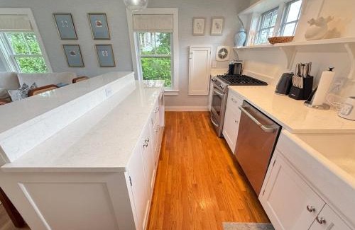 Oak Bluffs Casa | Charming 3-Bedroom Home in the Heart of Oak Bluffs