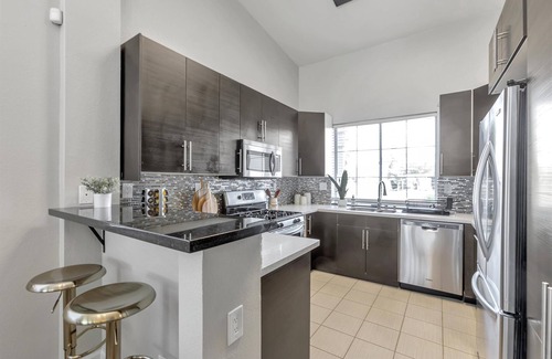 Folsom Casa | Charming 3-bedroom home, popular Broadstone area, walk to shops & park, WiFi, AC