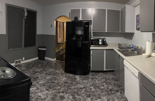 Laurium Casa | Charming 3-Bedroom Home in the UP - A Great Place for Family, Friends, and Paws!